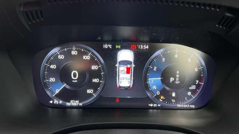 2021 Volvo XC60 R-Design, B5 AWD mild hybrid ESTATE Petrol/Electric Hybrid Automatic