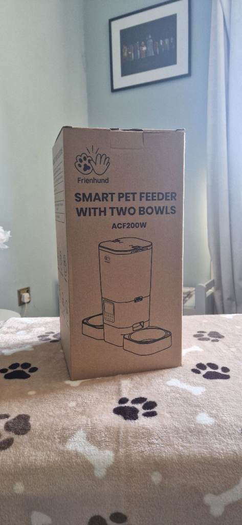 Smart pet feeder