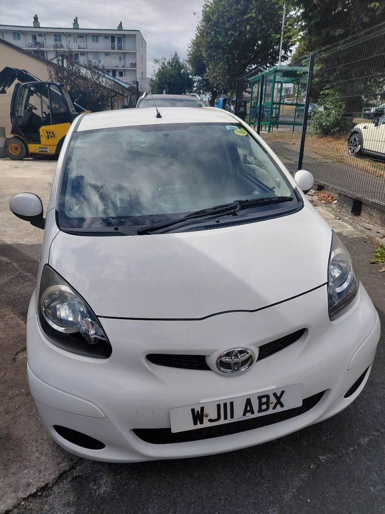 Toyota, AYGO, Hatchback, 2011, Manual, 998 (cc), 5 doors