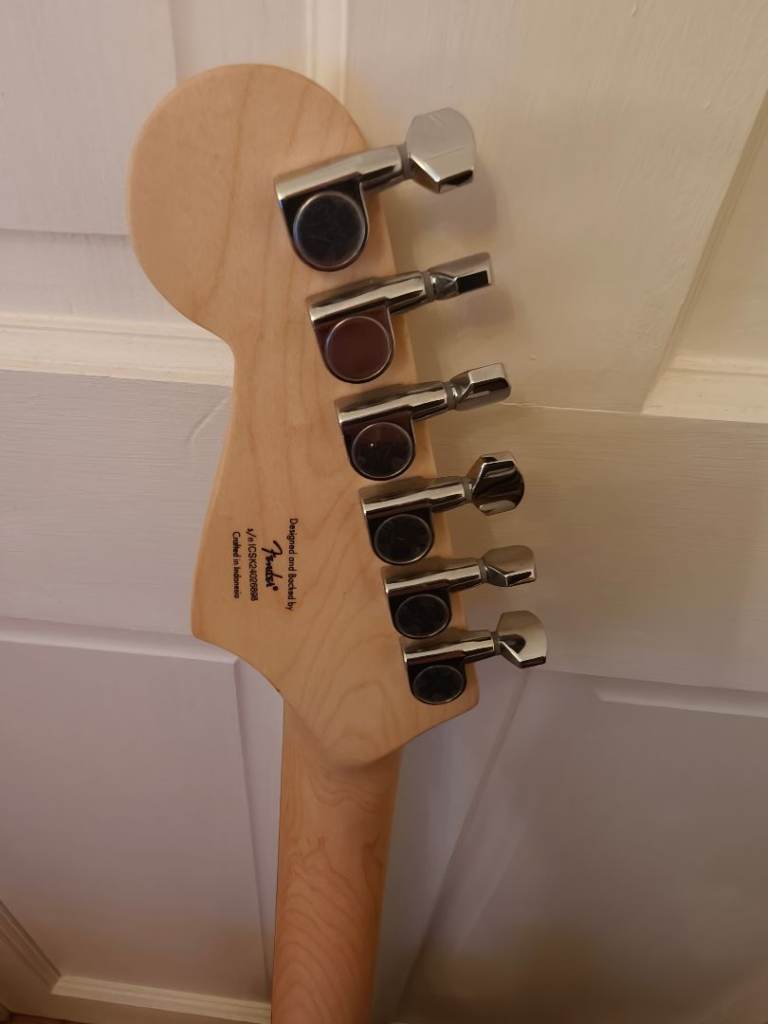 Squier Sonic Stratocaster and amplifier 
