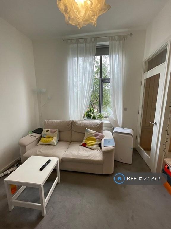 1 bedroom flat in Brent Road, London, E16 (1 bed) (#2712917)