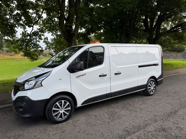 Choice of 3 fantastic genuine 1 owner super low miles Renault trafic long wheel base