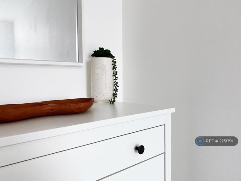 2 bedroom flat in The St. George Building, Leeds, LS1 (2 bed) (#2251791)