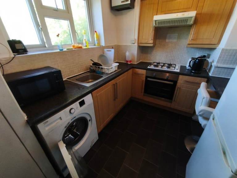 Large Double Room in Archway - Zone 2 Ad details