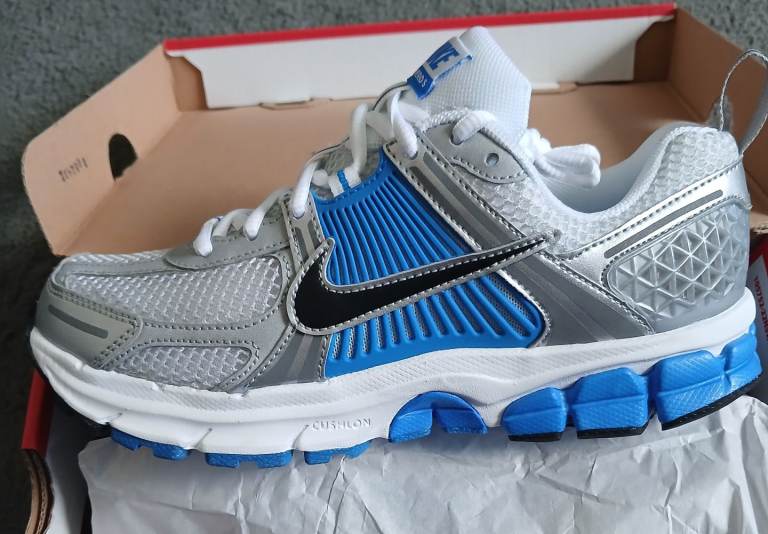 Nike vomero 5 size 5.5 
