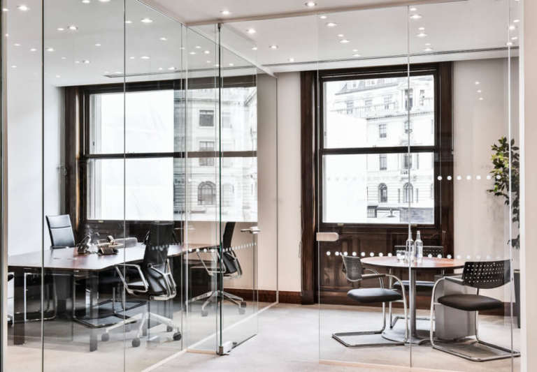 *Bank* Private Serviced Offices: Units from 2 to 60 desks for rent EC2