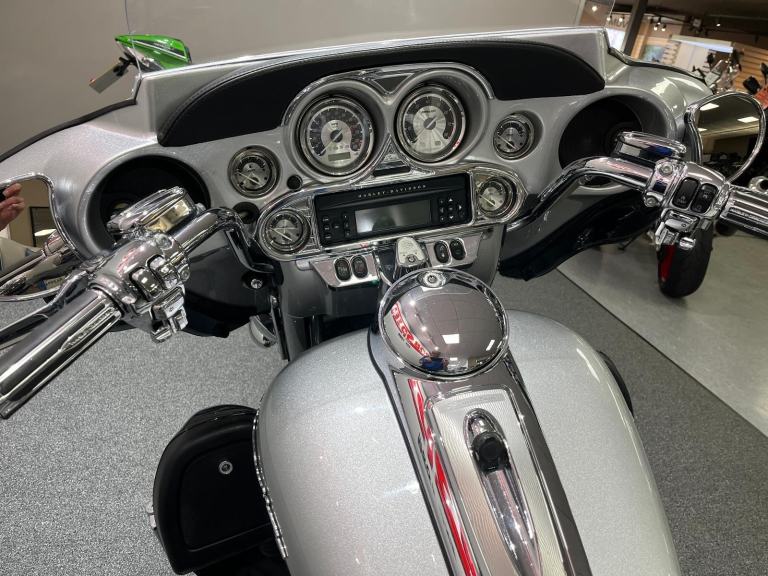 Harley-Davidson FLHTCUSE Electra Glide 1800, 2009