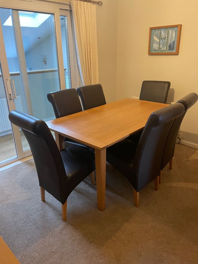 Taunton Fixed Dining Table and Six Marianne Leather Chairs – Good Condition