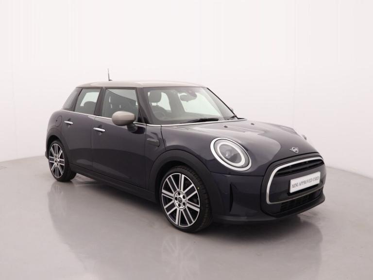 MINI HATCHBACK 1.5 Cooper Exclusive 5dr Auto