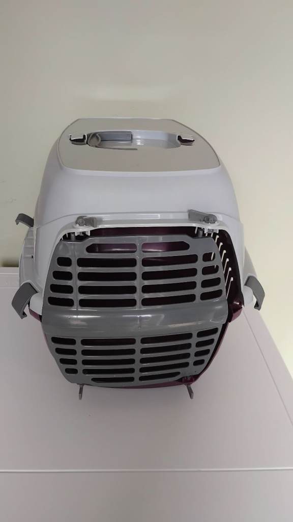 Medium sized pet carrier. 