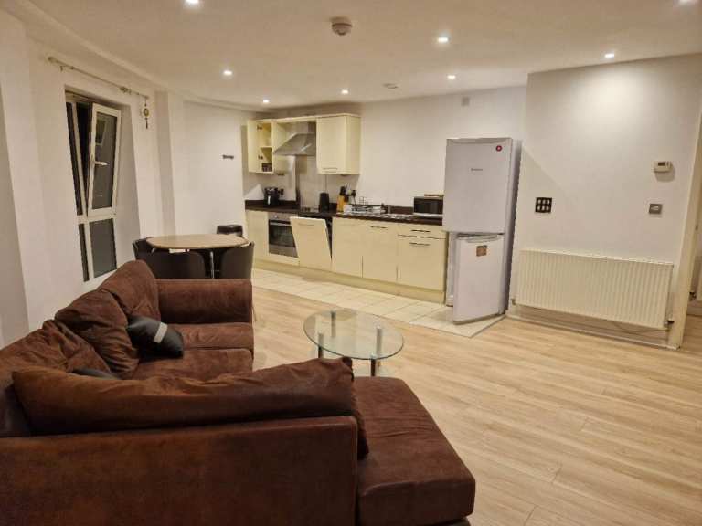One bedroom flat in Masshouse Plaza