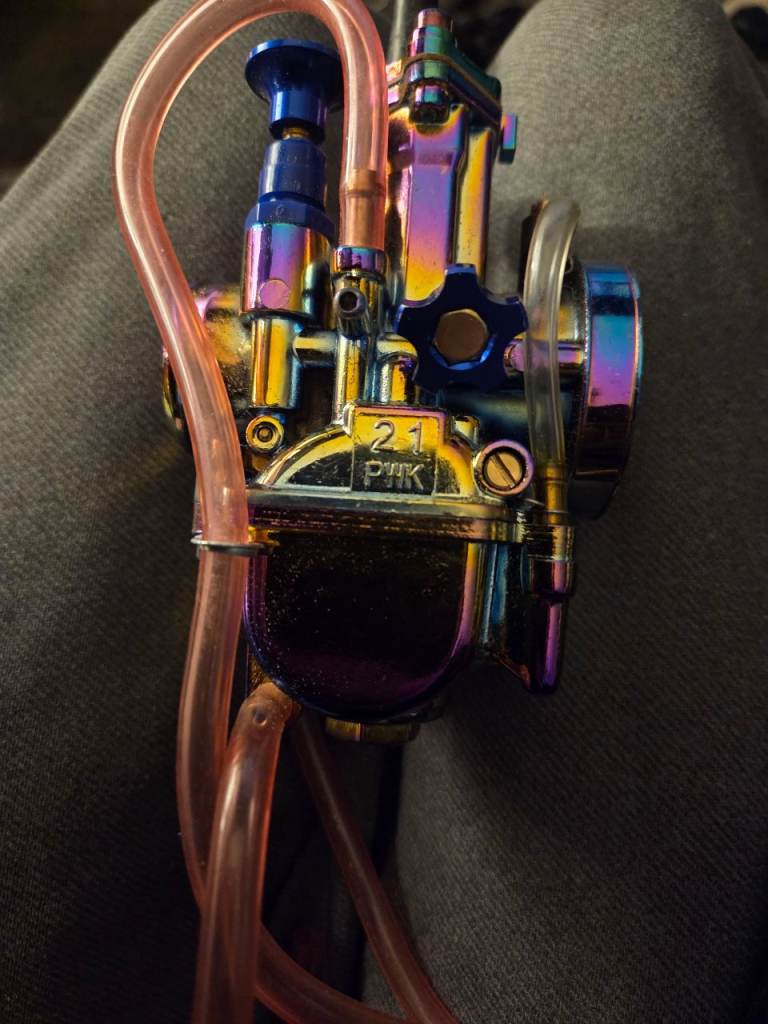 Motorcycle racing carburettor 