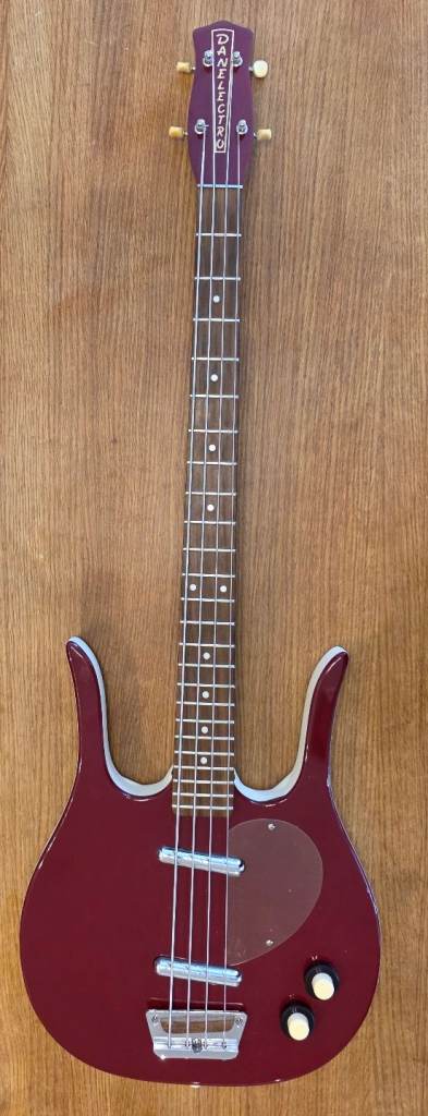 2 Bass guitars