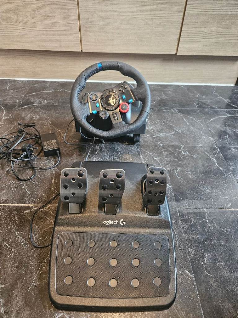 Logitech steering wheel and panels with seat 