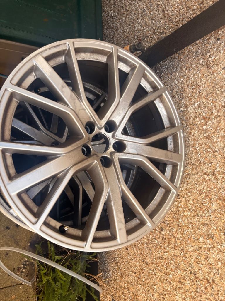 Audi alloys