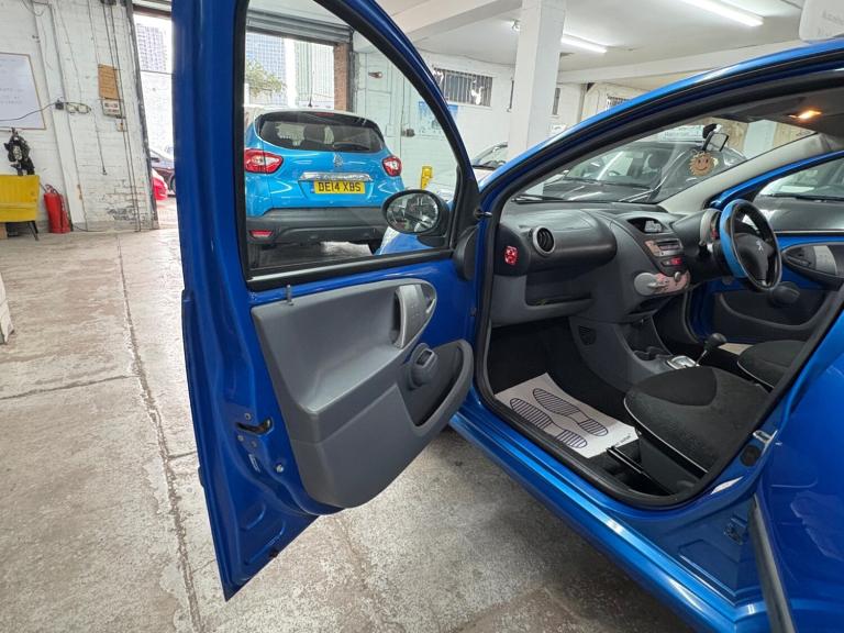 2009 Peugeot 107 1.0 Urban 5dr 2-Tronic HATCHBACK Petrol Automatic