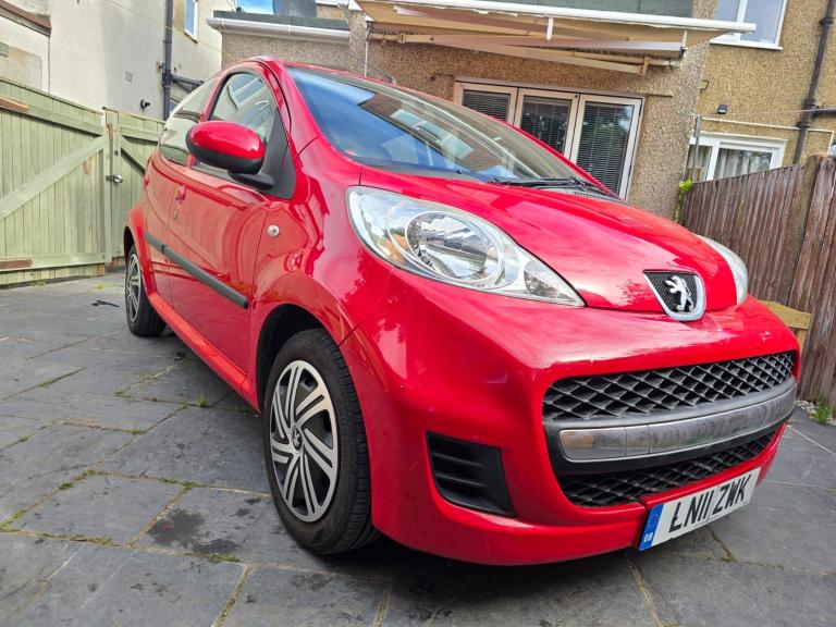 Peugeot, 107, Hatchback, 2011, Manual, 998 (cc), 5 doors