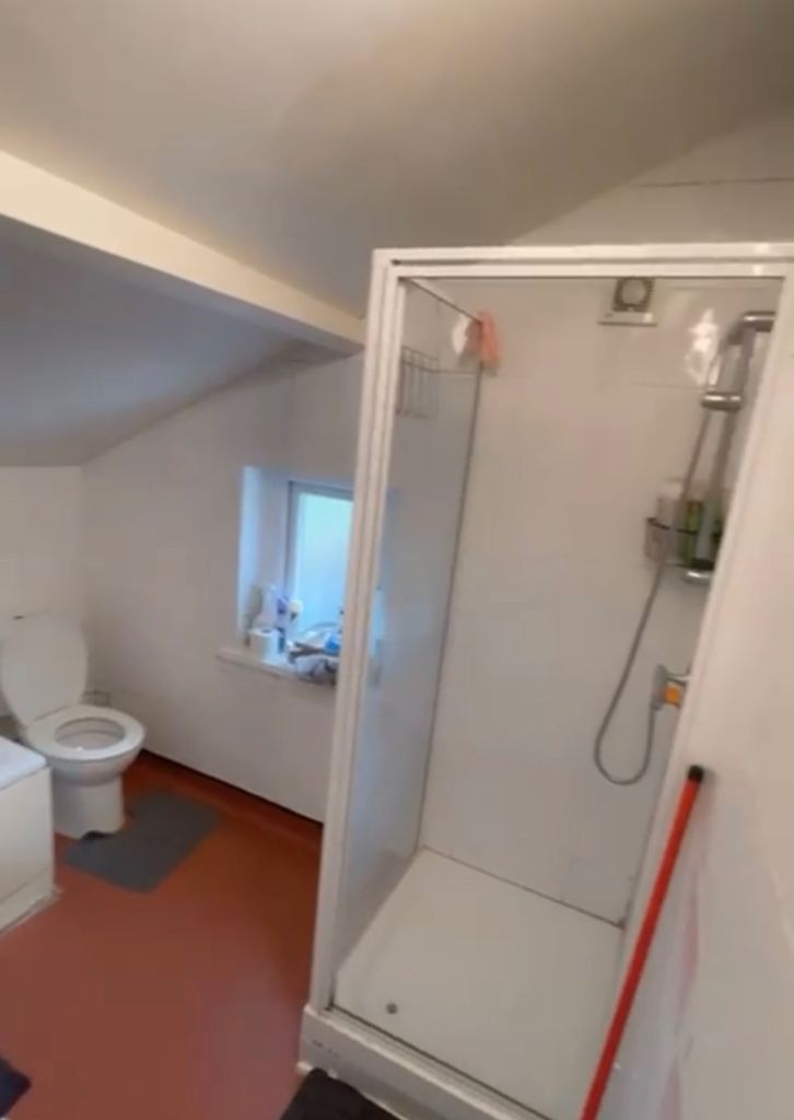 1 double bedroom 
