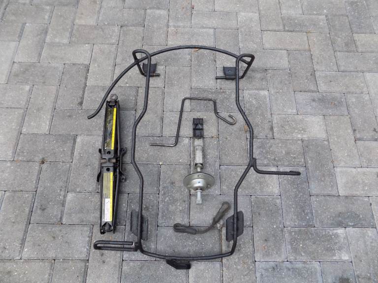 Zafira B Spare Wheel Carrier Kit