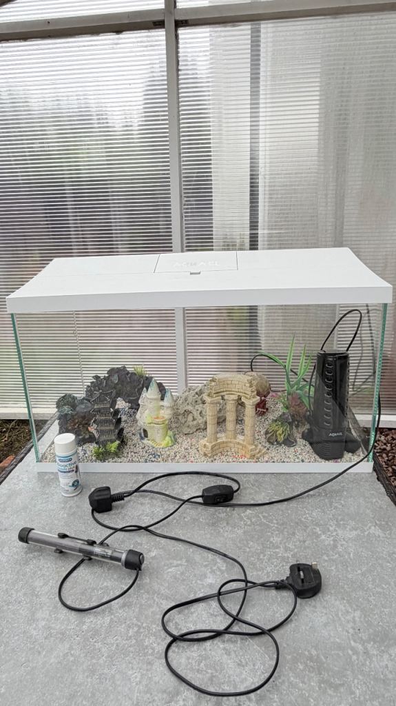 Aqauel Large Fish Tank Aquarium with Heater and Filter – Good Condition