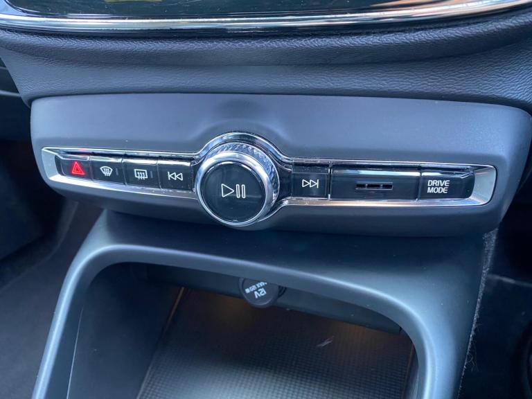 2018 Volvo XC40 2.0 D4 R-Design Pro Auto AWD Euro 6 (s/s) 5dr ESTATE Diesel Automatic