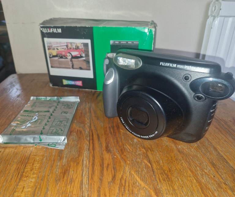 Fujifilm Instax 210 Instant Photo Camera with Instax Film