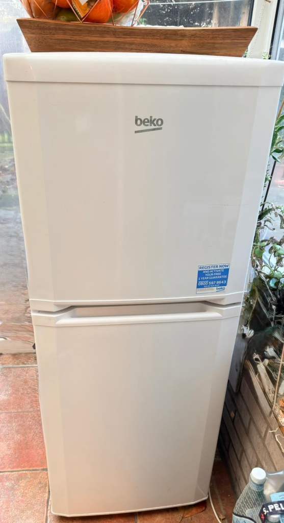 Beko Fridge Freezer White - Barely used!