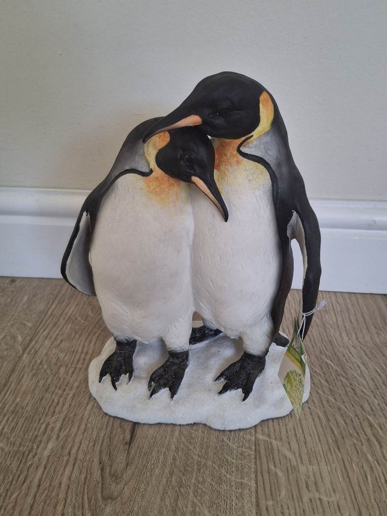 Animal Planet Resin Figurine 2 Penguins, Boxed