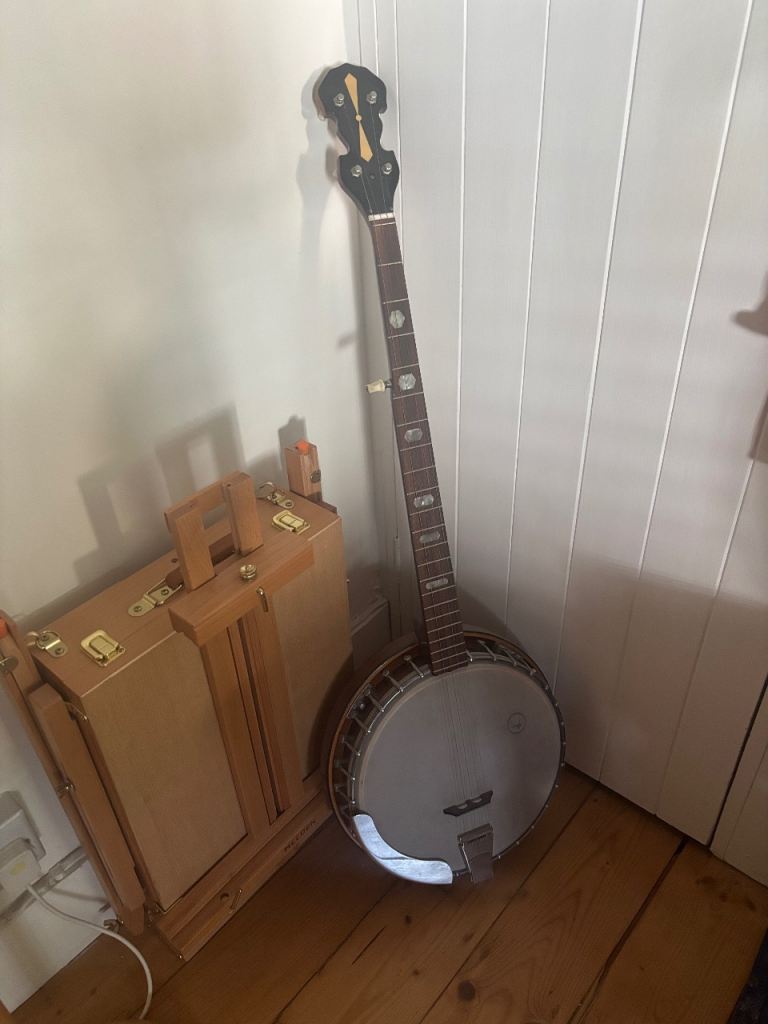 Good Condition Banjo with soft Case
