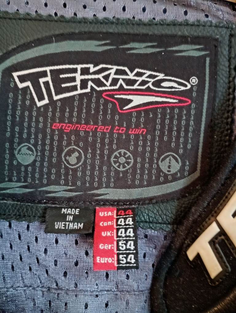 Teknic size 44 one piece leathers
