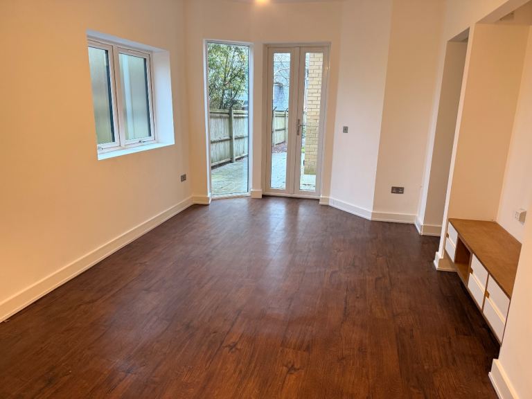 Two Bedroom garden Flat to Rent – N2