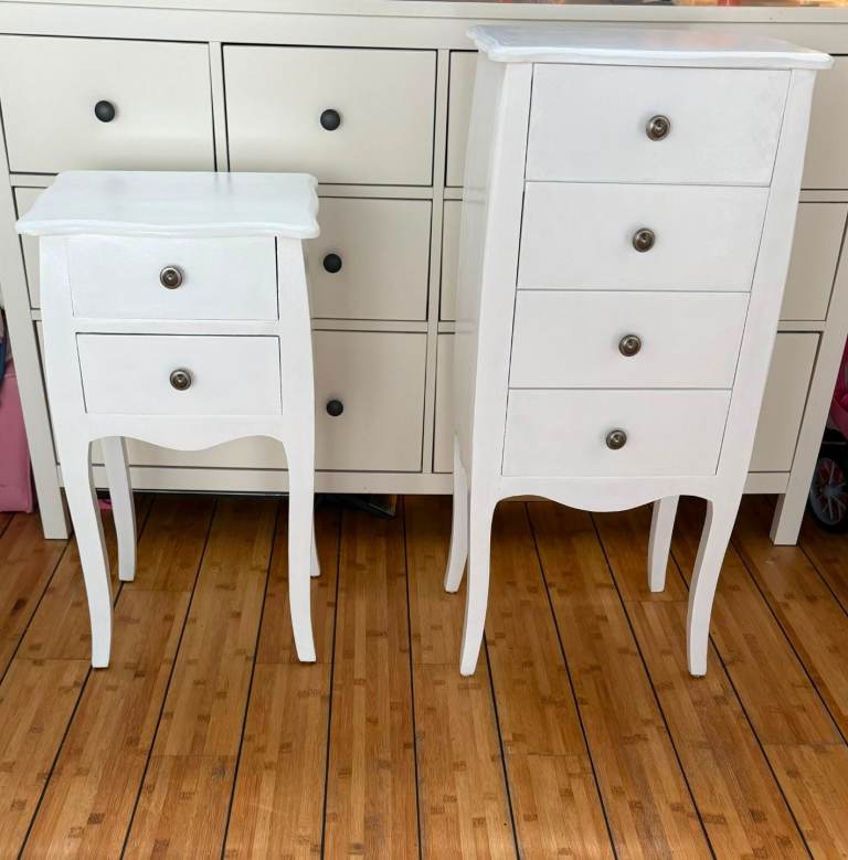 2 x white chest of drawers 