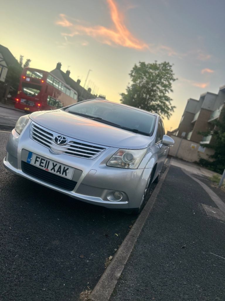 Toyota, AVENSIS, Estate, 2011, Semi-Auto, 1798 (cc), 5 doors