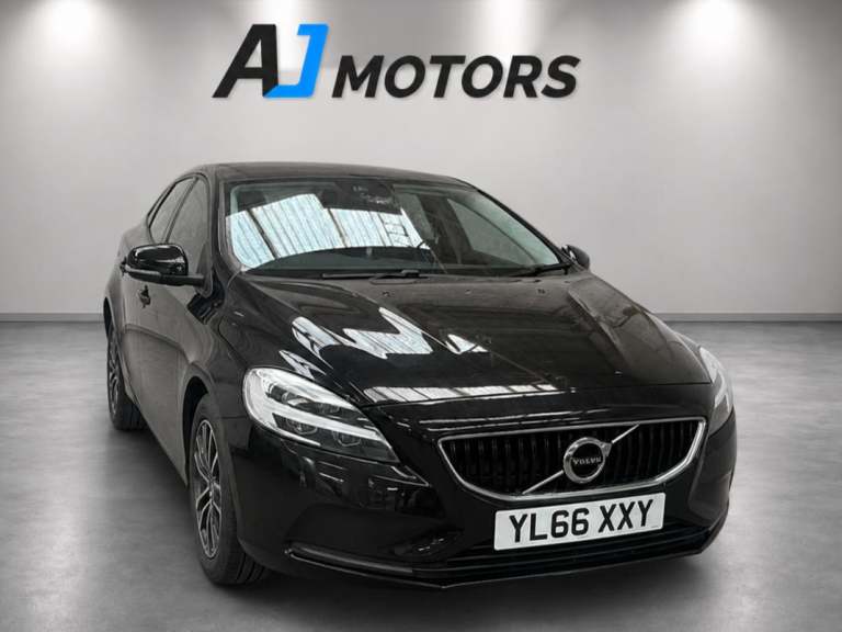 2017 Volvo V40 T2 [122] Momentum 5dr HATCHBACK PETROL Manual