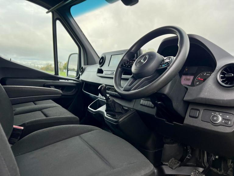 MERCEDES-BENZ SPRINTER 2.0 315 CDI Progressive L2 MWB WITH AIR CON White Manual