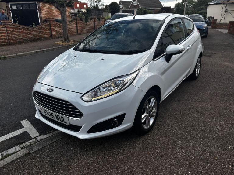 Ford, FIESTA, Hatchback, 2015, Manual, 1241 (cc), 3 doors