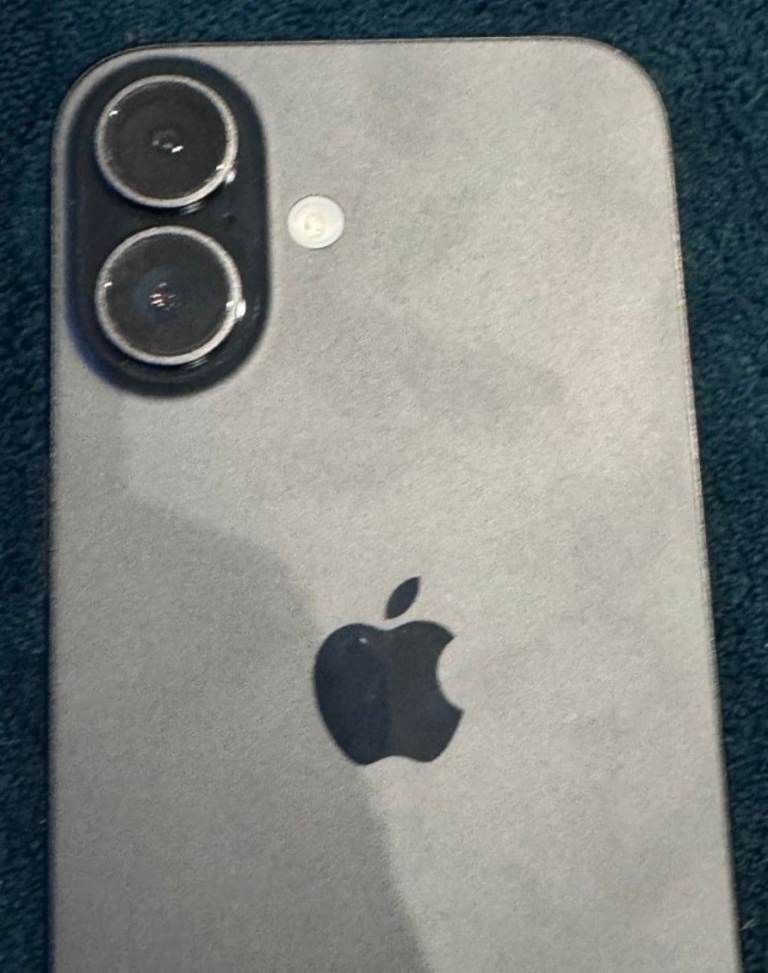 *Unlocked*iPhone Apple 16 128gb, barely used, Black with clear case. 100% battery life, like new