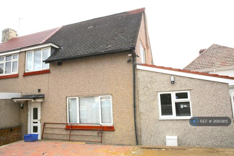 1 bedroom in Carlisle Avenue, London, W3 (#2680815)