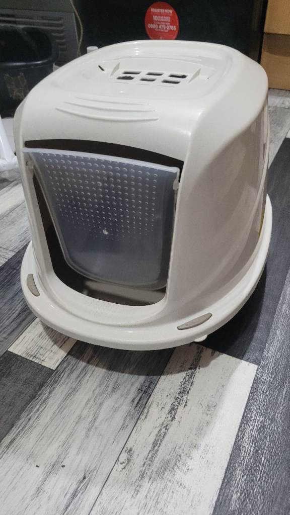 Cat litter box 