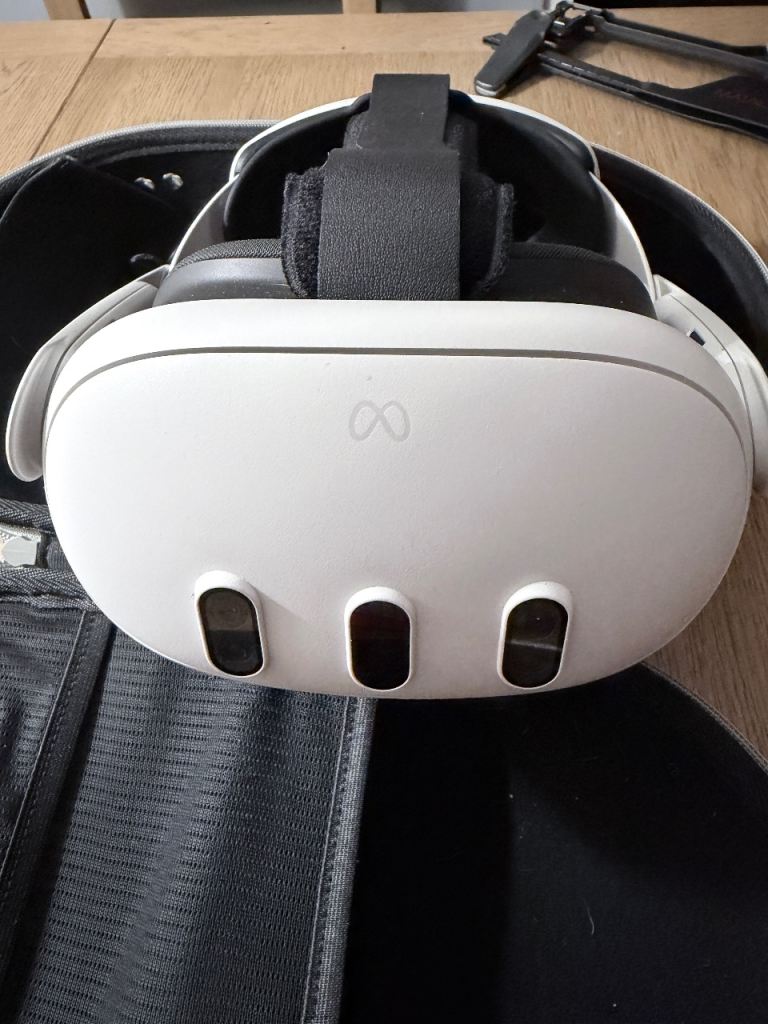 image for Oculus Meta Quest 3S 128GB headset 