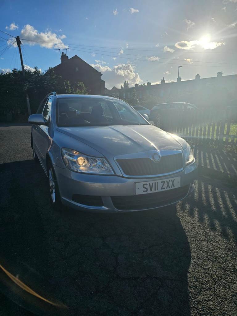 Skoda, OCTAVIA, Estate, 2011, Manual, 1598 (cc), 5 doors