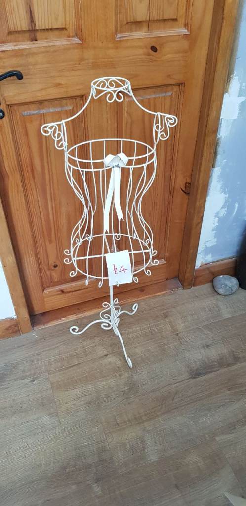White Metal Mannequin Display Stand – Good Condition