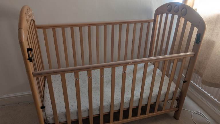 Adjustable Wooden Mamas & Papas Cot with Mattress – Good Condition