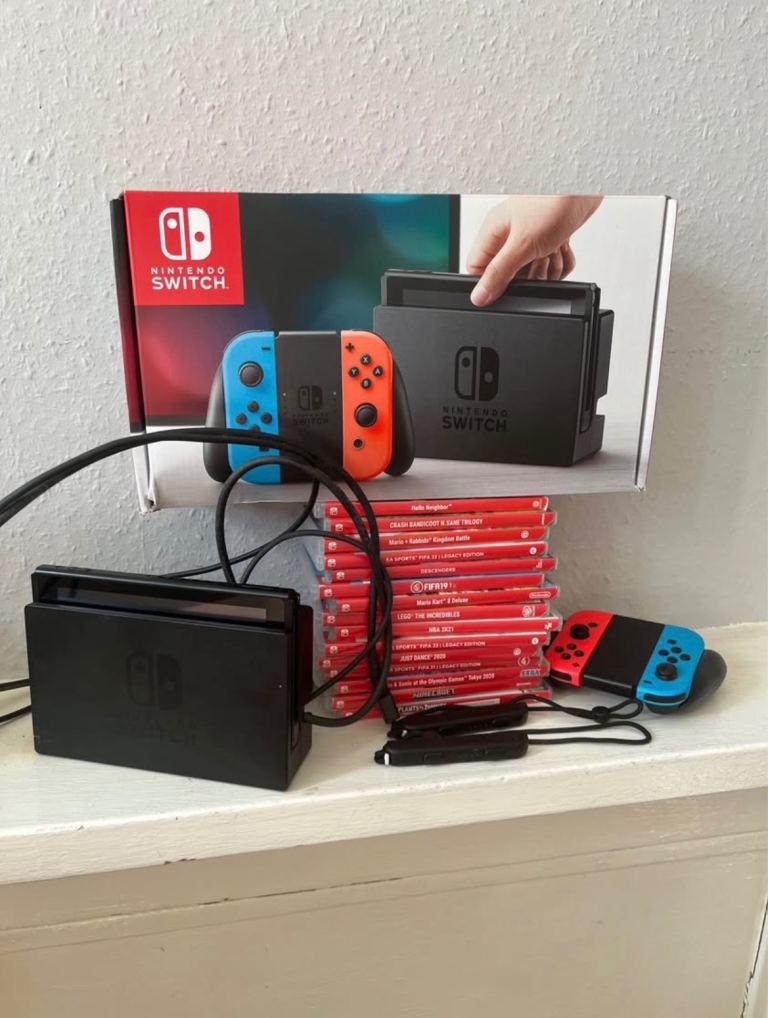 Nintendo Switch Console Bundle with 13 Games – Good Condition