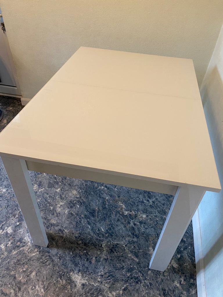 REDUCED! - White glass top extending table - bargain!