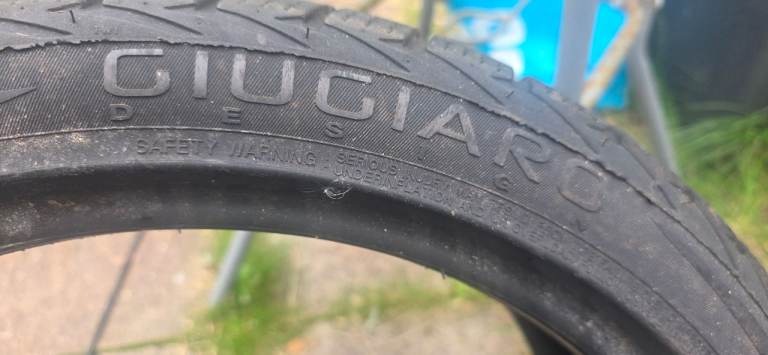 Winter tyre