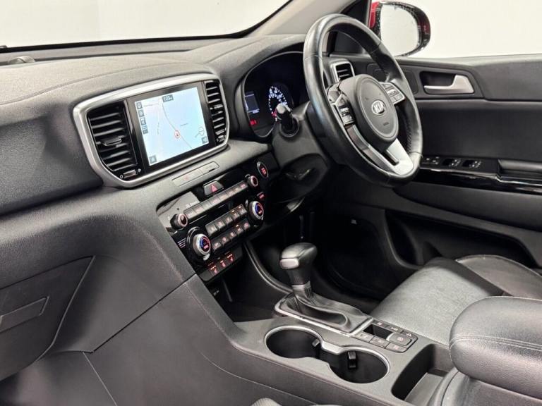 2018 Kia Sportage 1.6 T-GDi 4 DCT AUTO AWD 4WD 175 BHP + SAT NAV + GLASS SUNROOF + HEATED LEA EST...