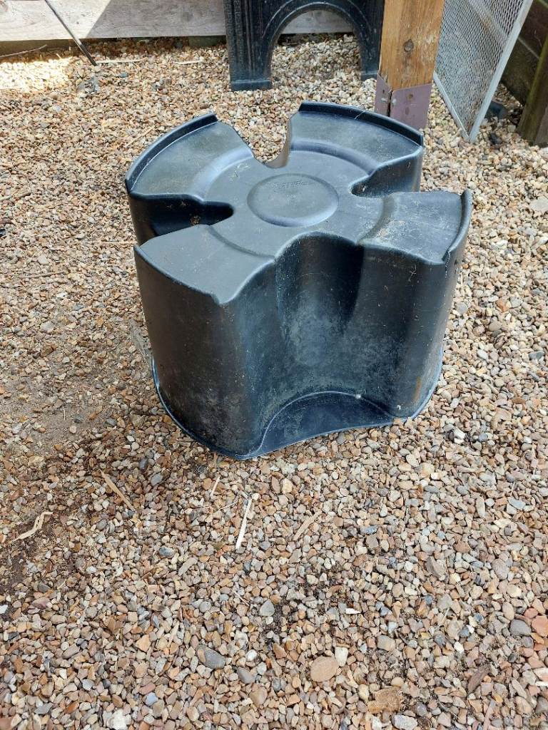 Water butt stand/ planter ??