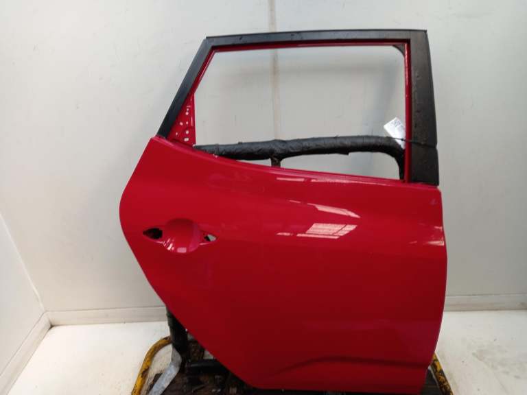 Kia Venga Right Rear Door O/S 2009-2019 Shine Red [Ja] 5 Door Hatchback 770041p0