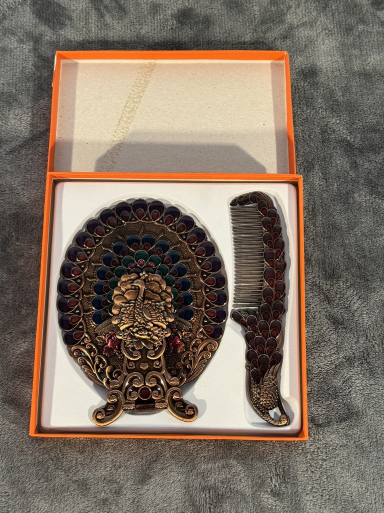 Vintage Style Metal Vanity Mirror CombSet Peacock Pattern Hand Mirror